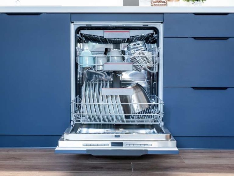 Undercounter Dishwasher Beri Kemudahan untuk Restoran