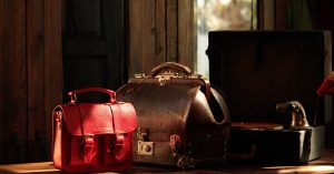 4 Rekomendasi Merk Tas Wanita Branded Unik Berkualitas